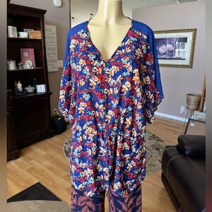 Eclair multicolored short sleeve Vneck tunic w/drawstring to tighten middle-1X